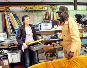 JP Watkins with a customer at Athens Habitat ReStore East