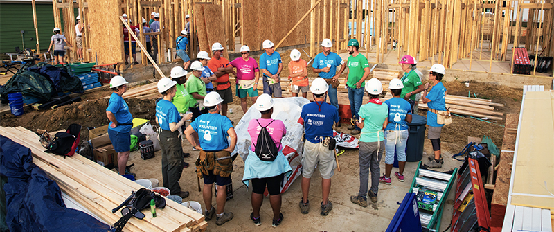 Habitat build volunteers